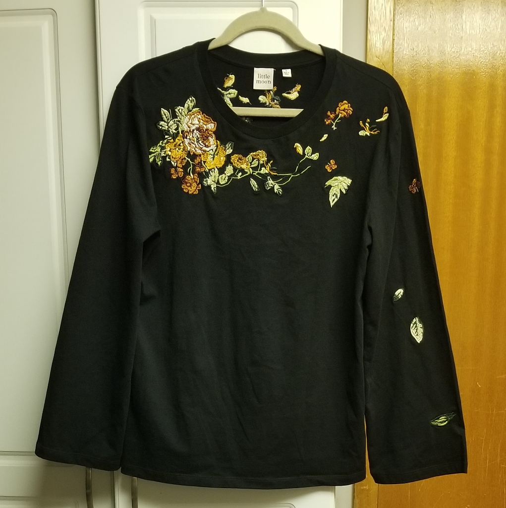 Anthropologie Little Moon Long Sleeved Top W Embroidered Floral Leaf Design